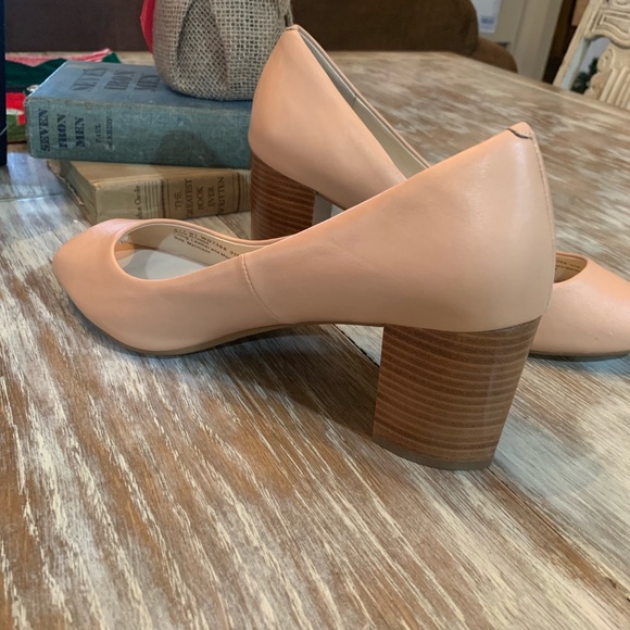 New Cole Haan Nude Leather, wood chunky heel Pumps - Picture 5 of 6